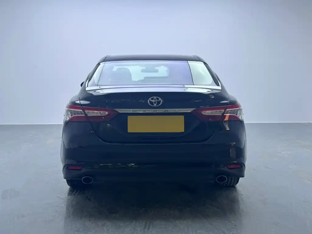 Toyota Camry 2018 — фото 3