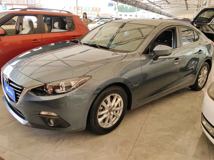 Mazda 3 Axela 2015