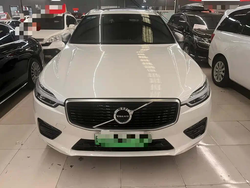 Volvo XC60 PHEV 2018 — фото 2