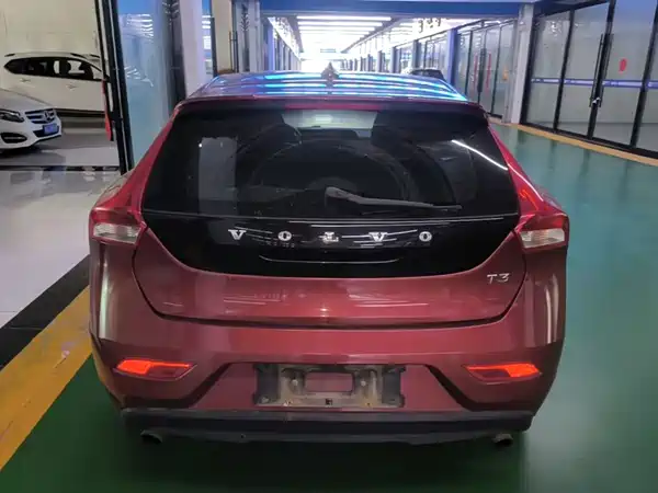 Volvo V40 2017