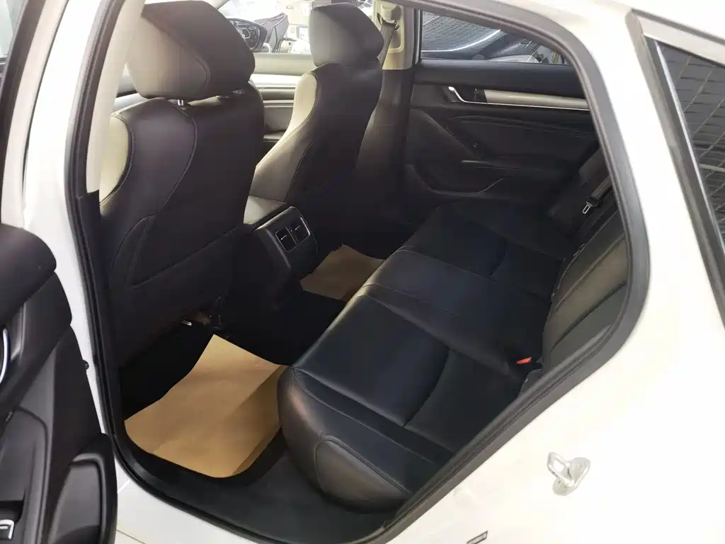 Honda Accord 2019 — фото 9