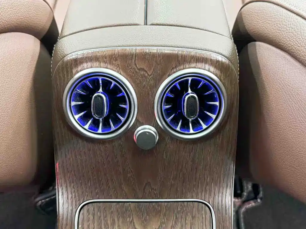 Mercedes-Benz E-Class 2023 — фото 17