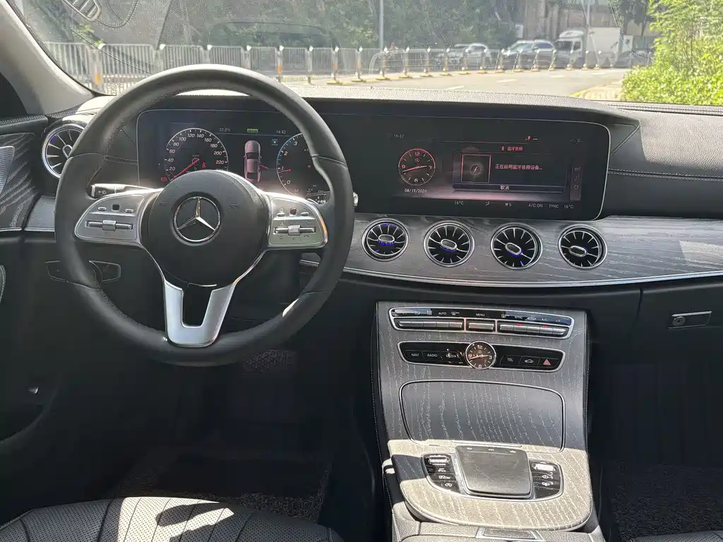 Mercedes-Benz CLS 2018 — фото 12