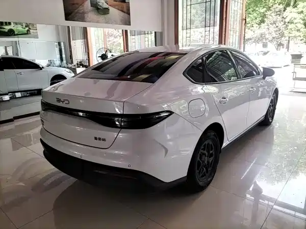 BYD Seal 05 DM-i 2025