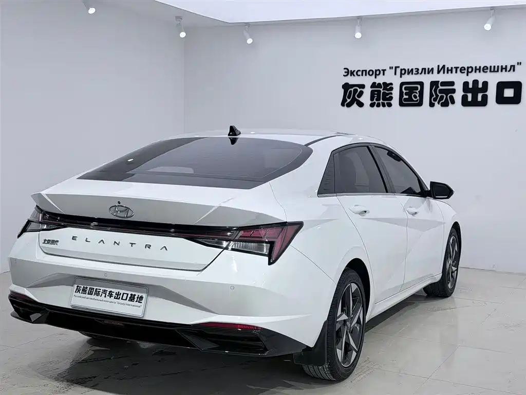 Hyundai Elantra 2021