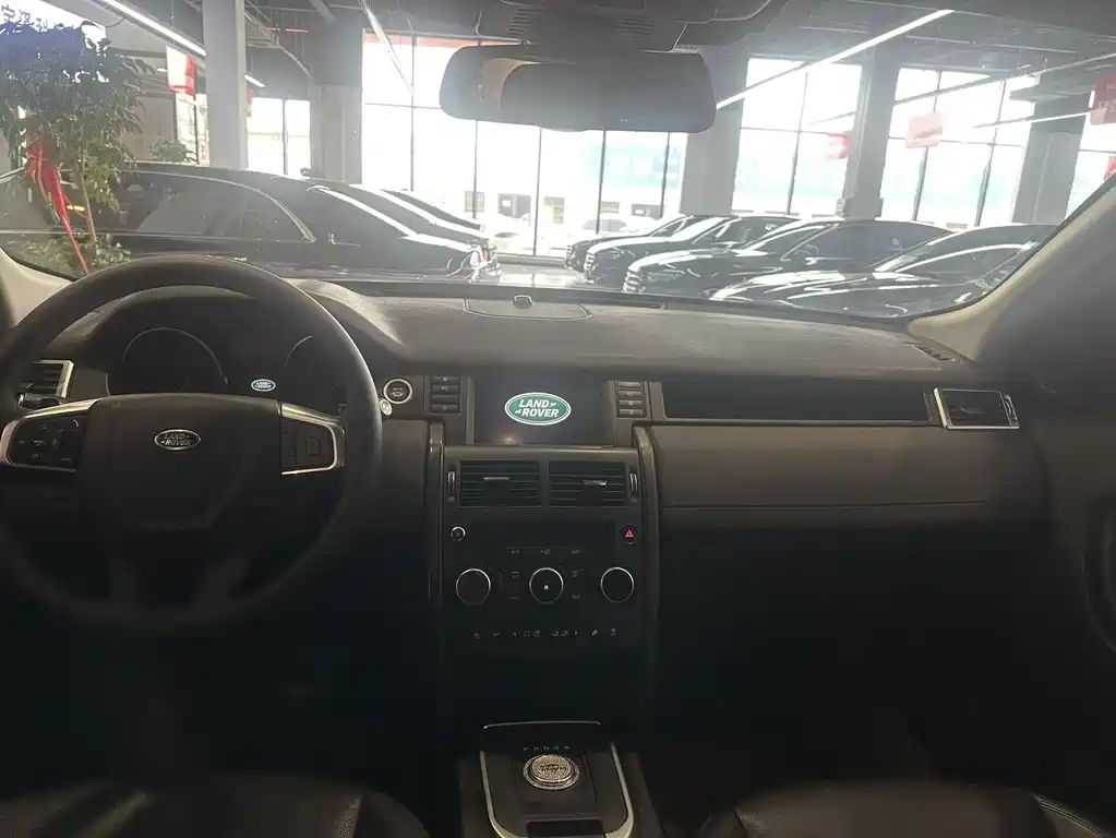 Land Rover Discovery Sport 2018 — фото 3
