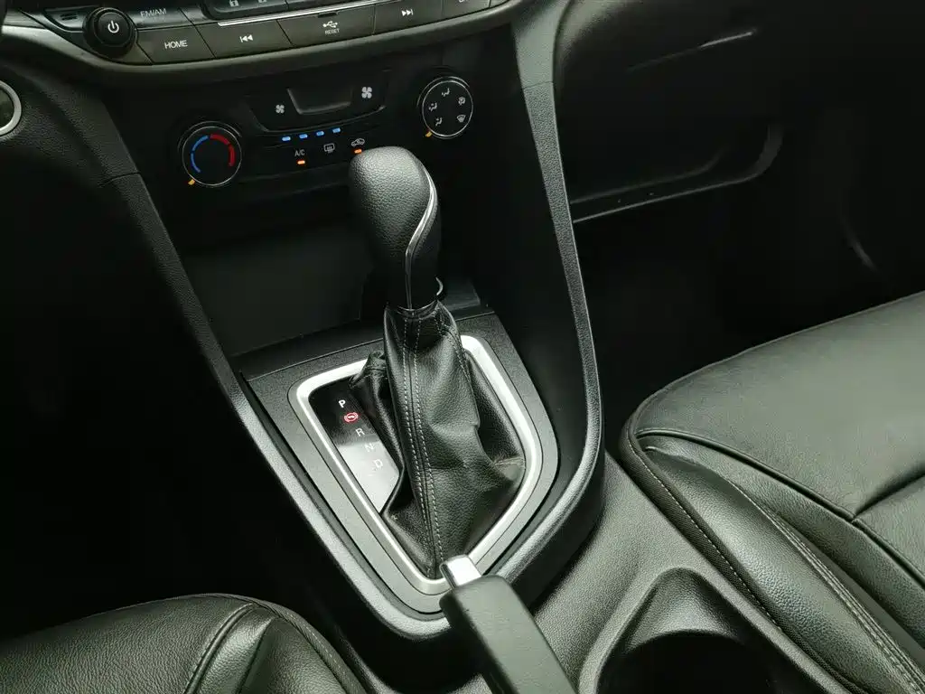 Buick Excelle 2018 — фото 13
