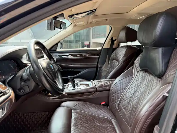 BMW 7 Series 2021