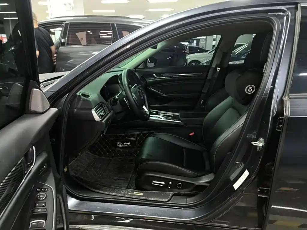 Honda Accord 2022 — фото 16