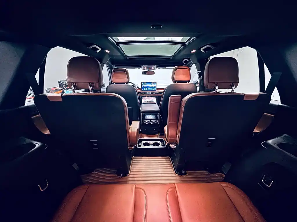 Lincoln Aviator 2022 — фото 13