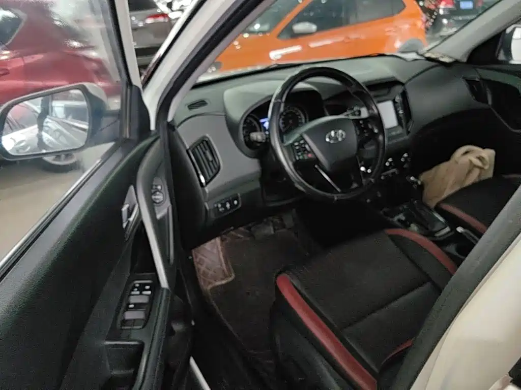 Hyundai ix25 2017 — фото 16
