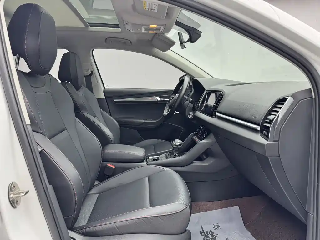 Skoda Karoq 2023 — фото 10