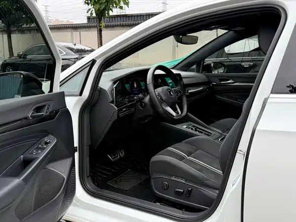Volkswagen Golf 2022
