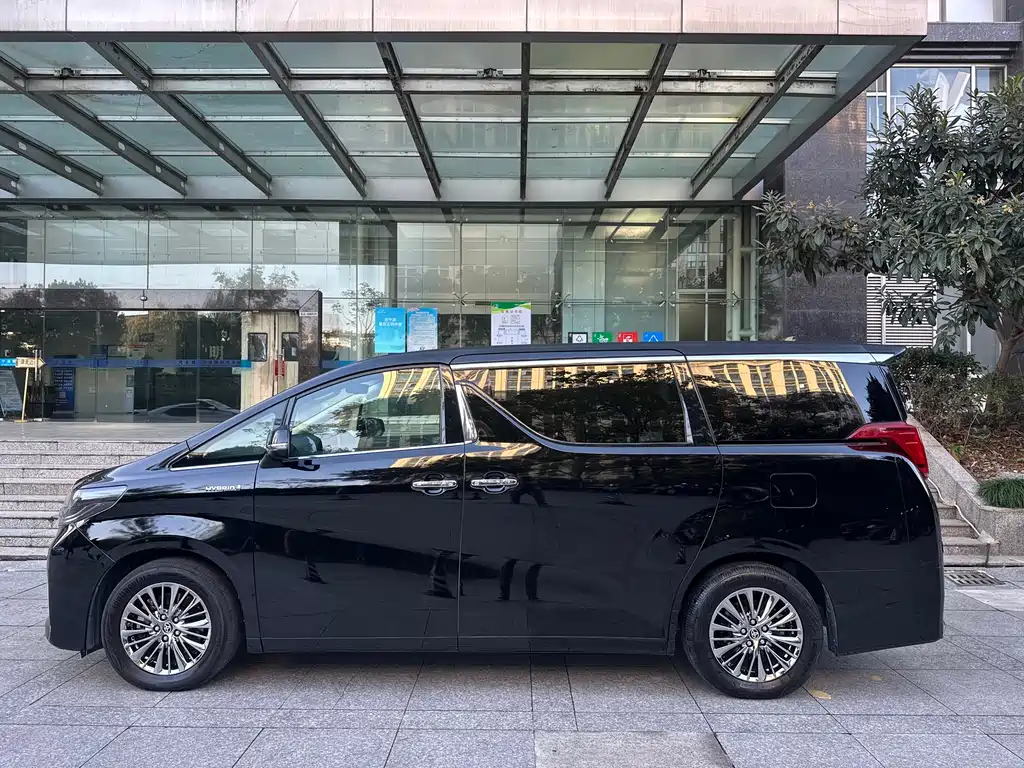 Toyota Alphard 2021 — фото 4