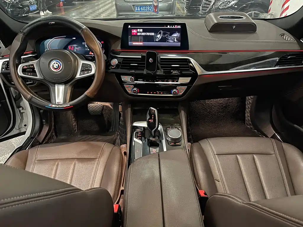 BMW 5 Series 2020 — фото 9