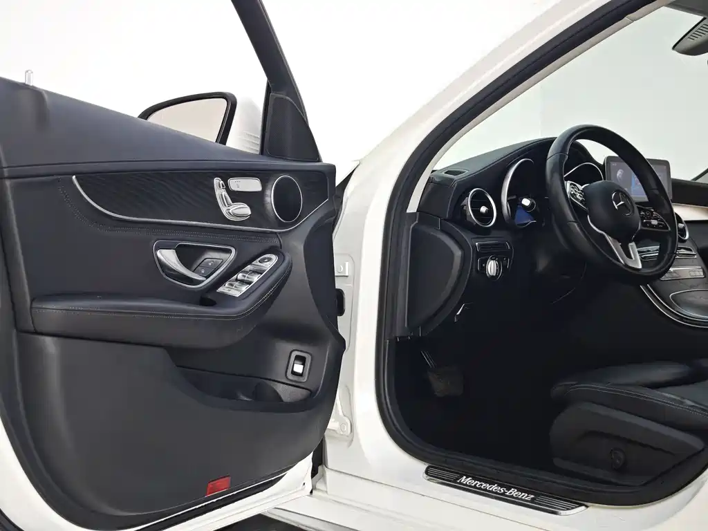 Mercedes-Benz C-Class 2019 — фото 13