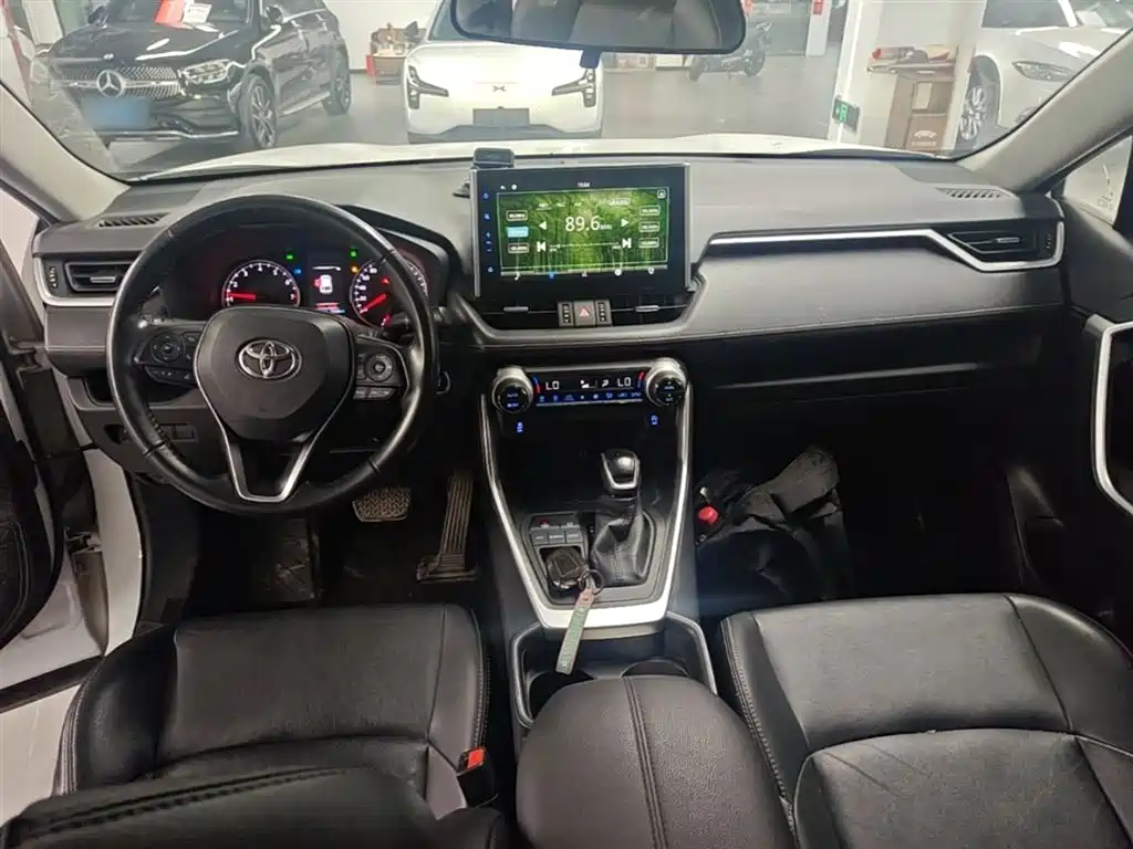Toyota Wildlander 2021 — фото 10
