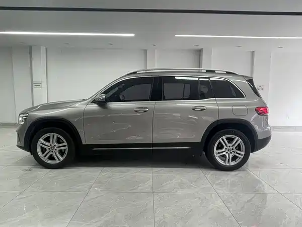 Mercedes-Benz GLB 2023