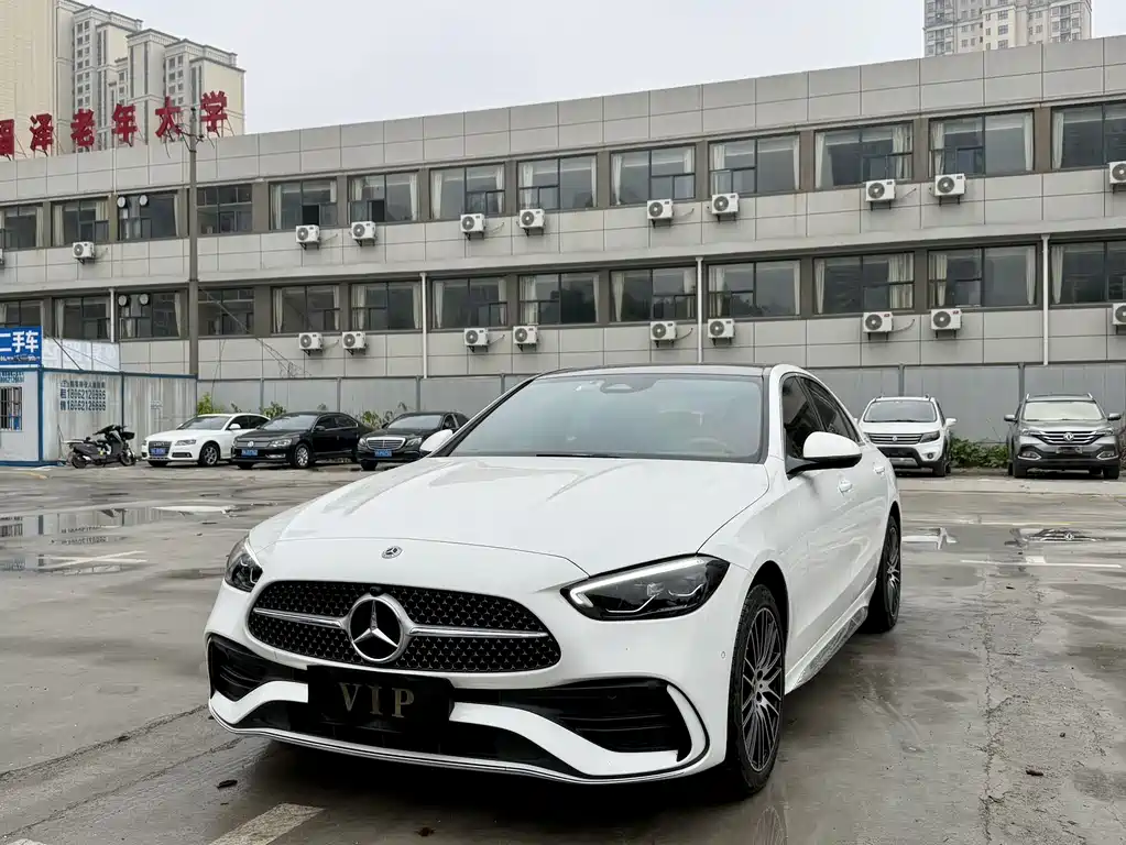 Mercedes-Benz C-Class 2024 — фото 1