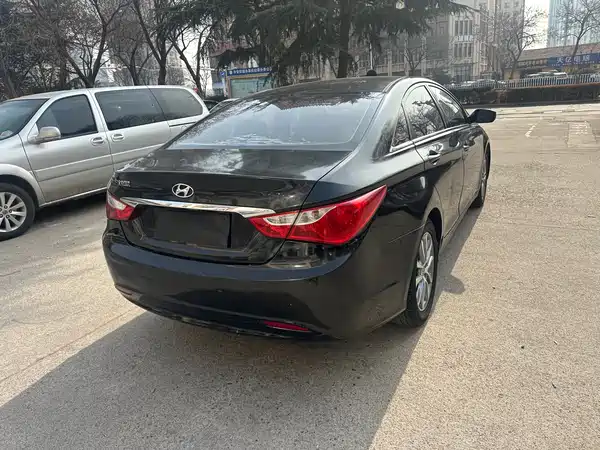 Hyundai Sonata 2011