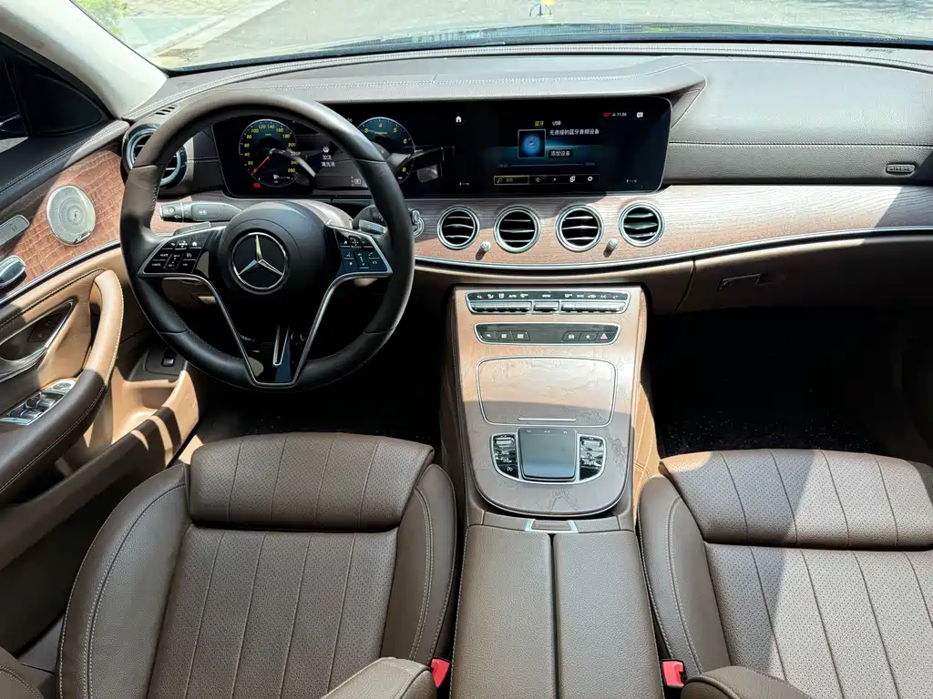 Mercedes-Benz E-Class 2022 — фото 8