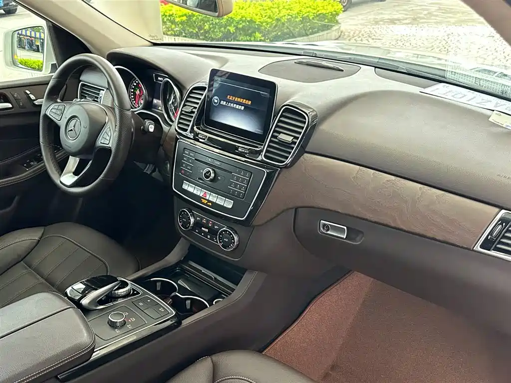 Mercedes-Benz GLE 2017 — фото 14