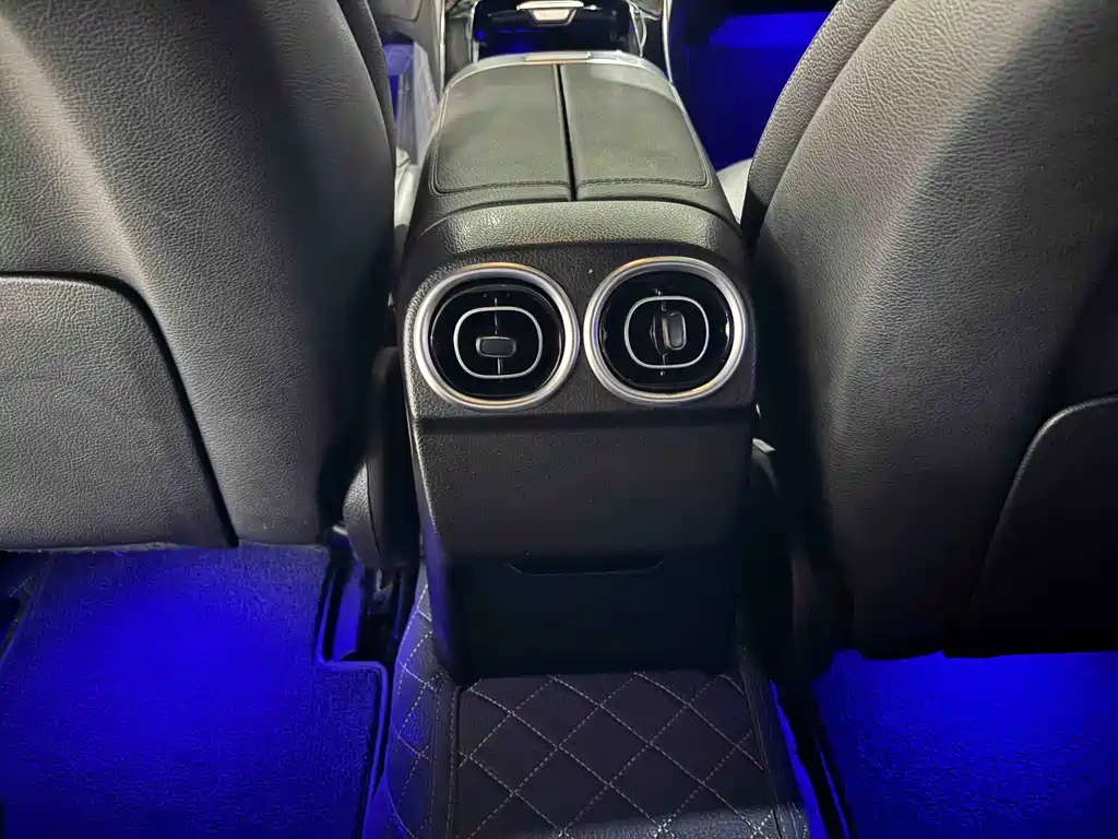Mercedes-Benz C-Class 2022 — фото 20