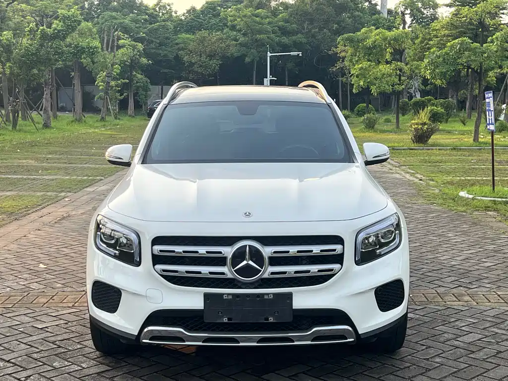 Mercedes-Benz GLB 2023