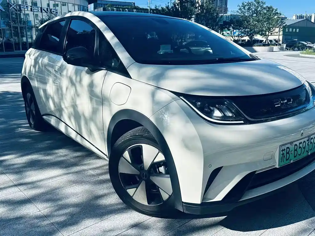 BYD Dolphin 2023