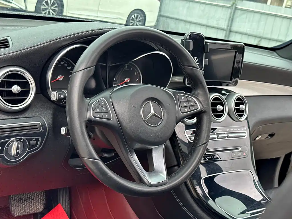 Mercedes-Benz GLC 2018 — фото 17