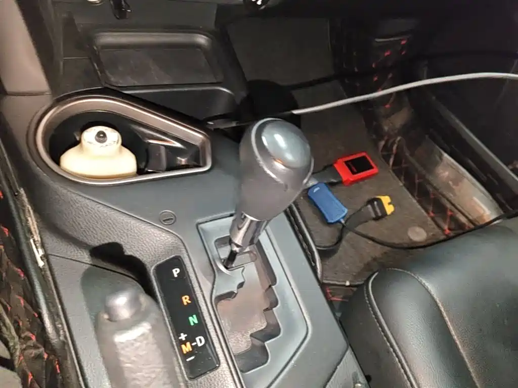 Toyota RAV4 2019 — фото 14