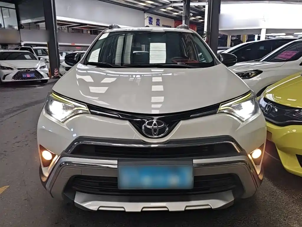 Toyota RAV4 2019 — фото 3
