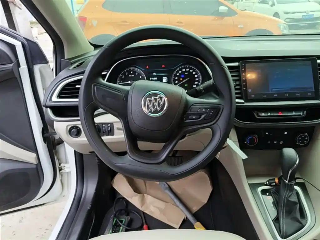Buick Excelle 2017 — фото 11