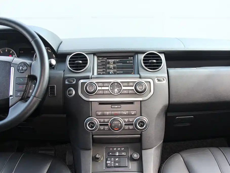 Land Rover Discovery 2015 — фото 16