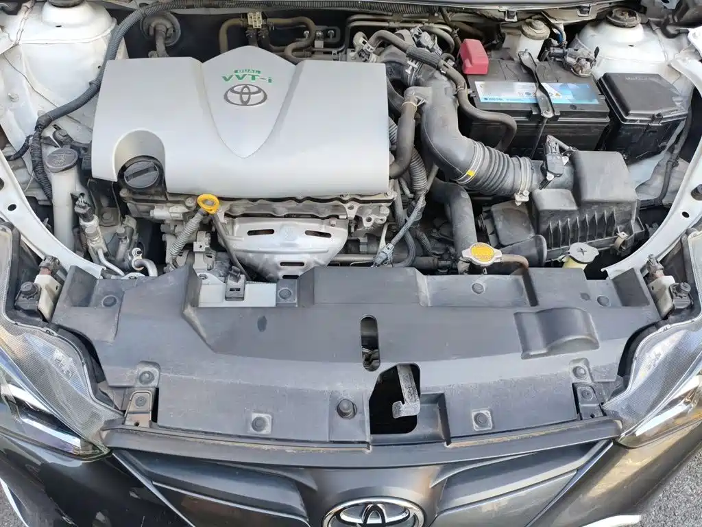Toyota Yaris L 2017 — фото 11