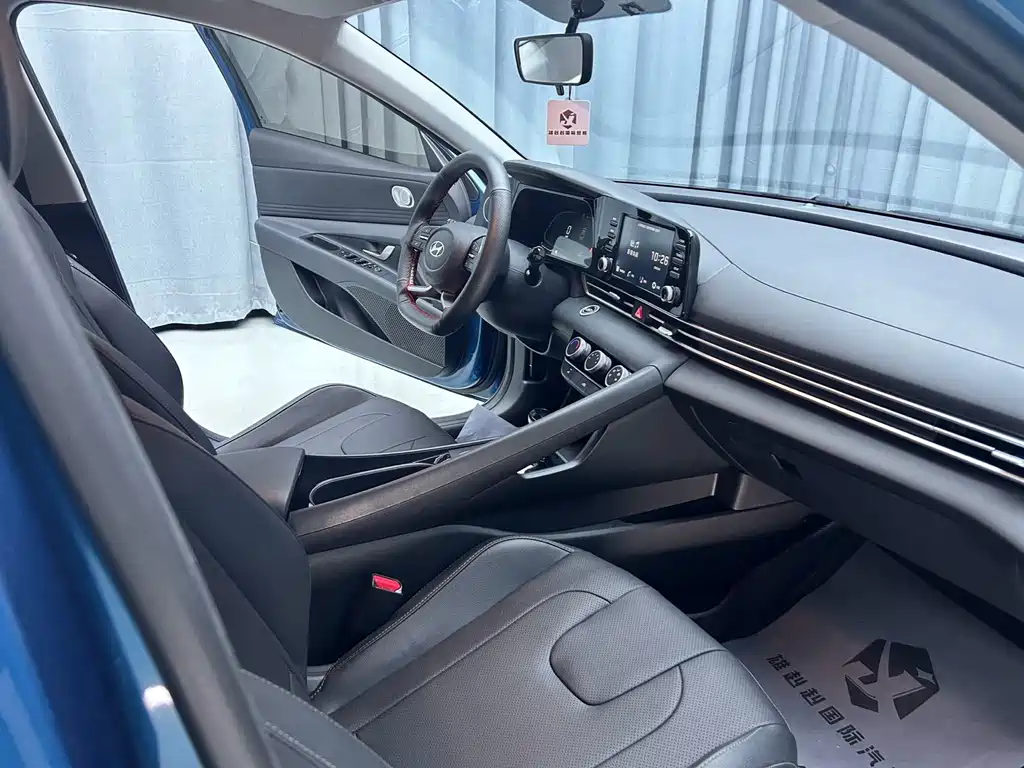 Hyundai Elantra 2023 — фото 14