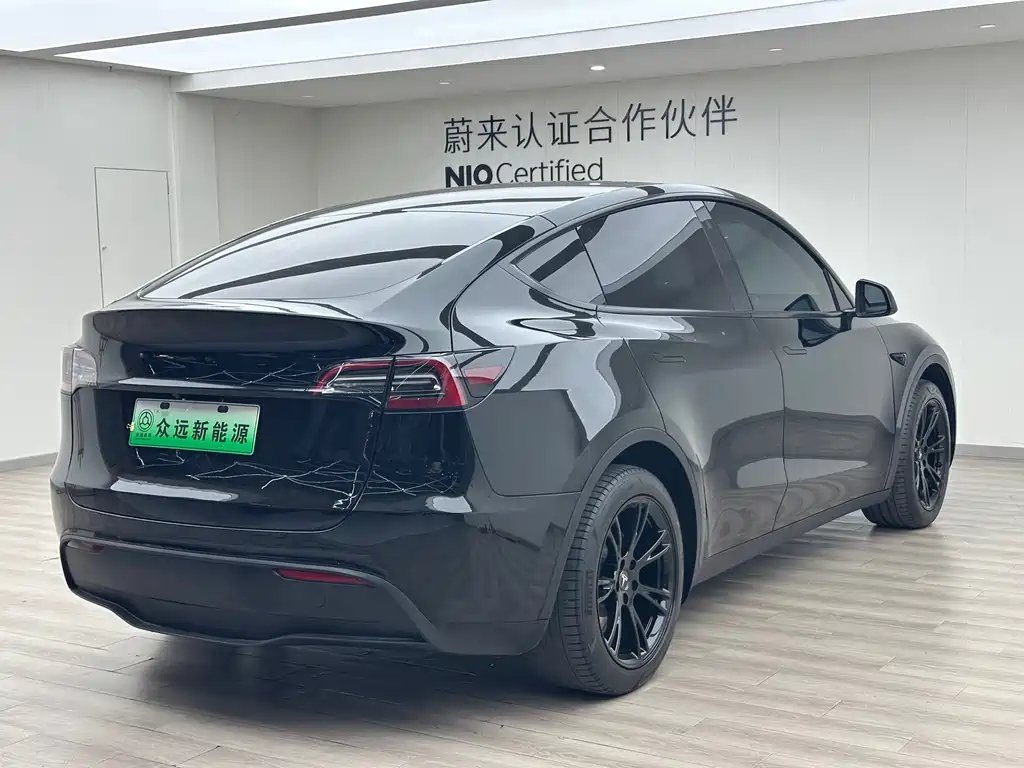 Tesla Model Y 2023 — фото 26
