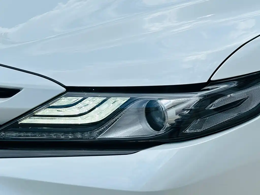Toyota Camry 2023 — фото 6