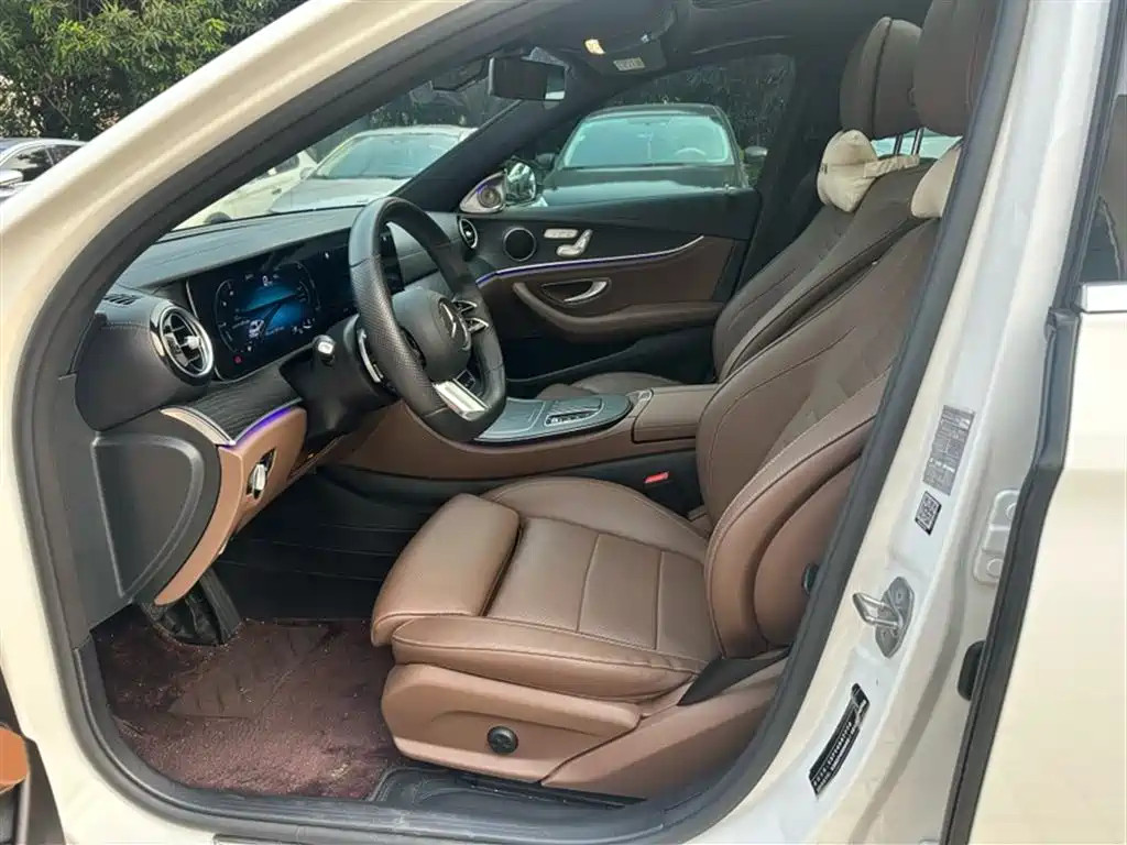Mercedes-Benz E-Class 2022 — фото 14