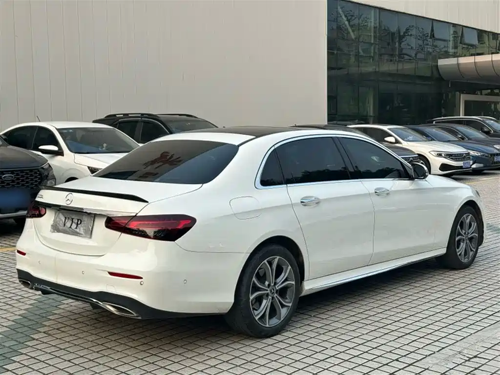 Mercedes-Benz E-Class 2022 — фото 21