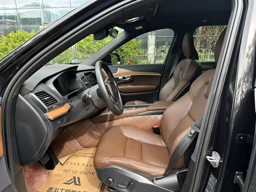 Volvo XC90 2023 — фото 4