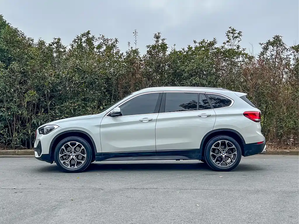 BMW X1 2021 — фото 6