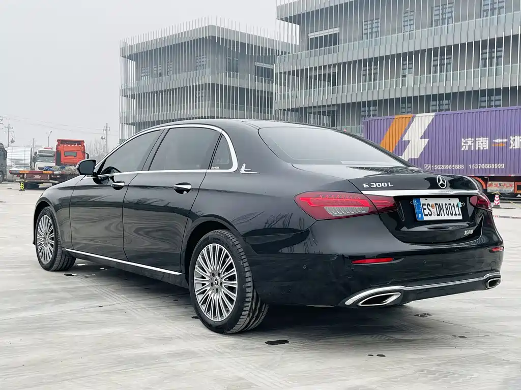 Mercedes-Benz E-Class 2023 — фото 5