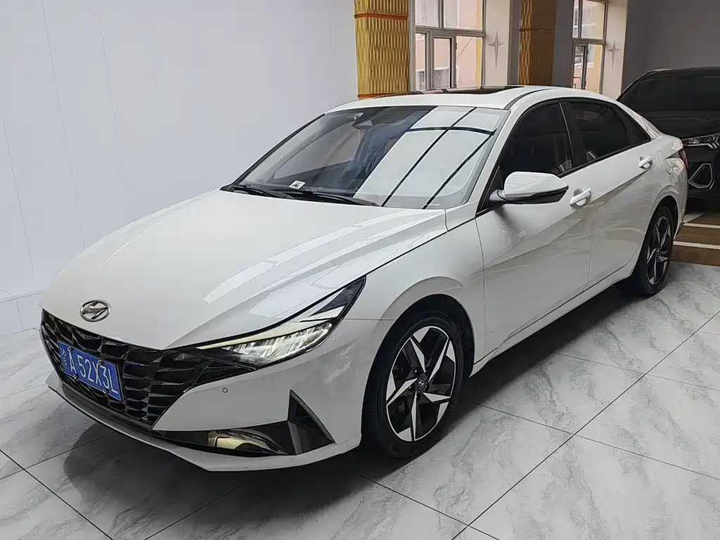 Hyundai Elantra 2022