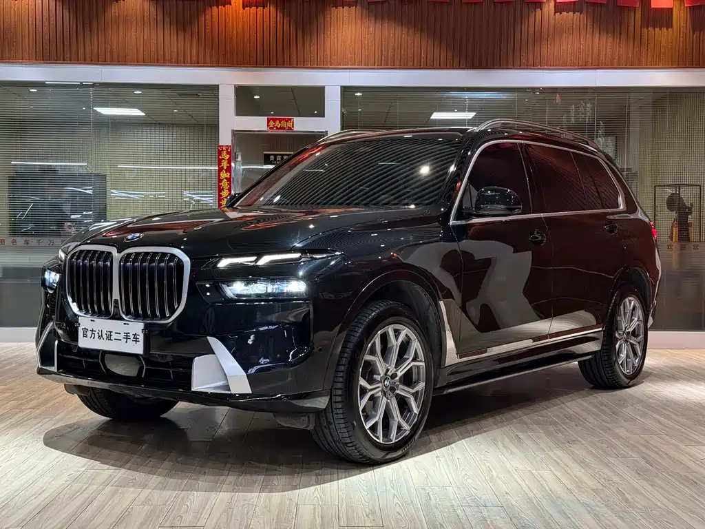 BMW X7 2023 — фото 1