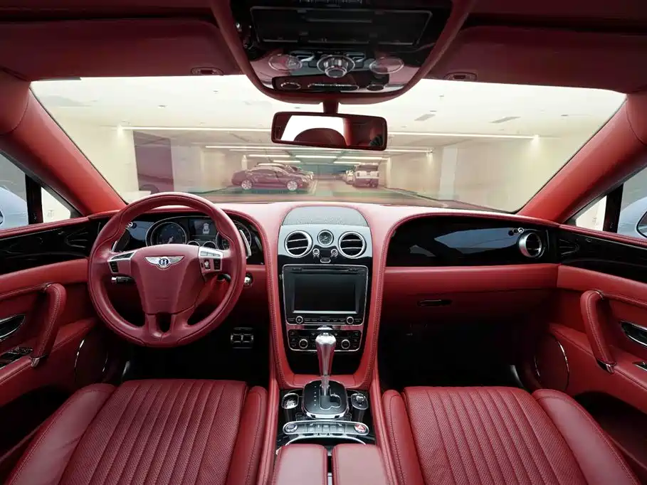 Bentley Flying Spur 2017 — фото 20