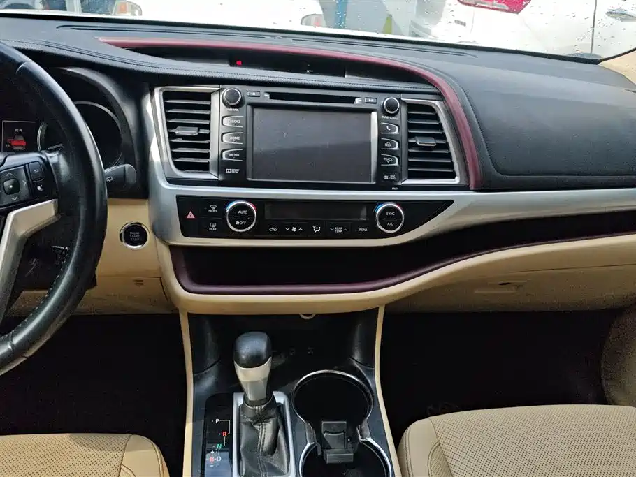 Toyota Highlander 2016 — фото 13