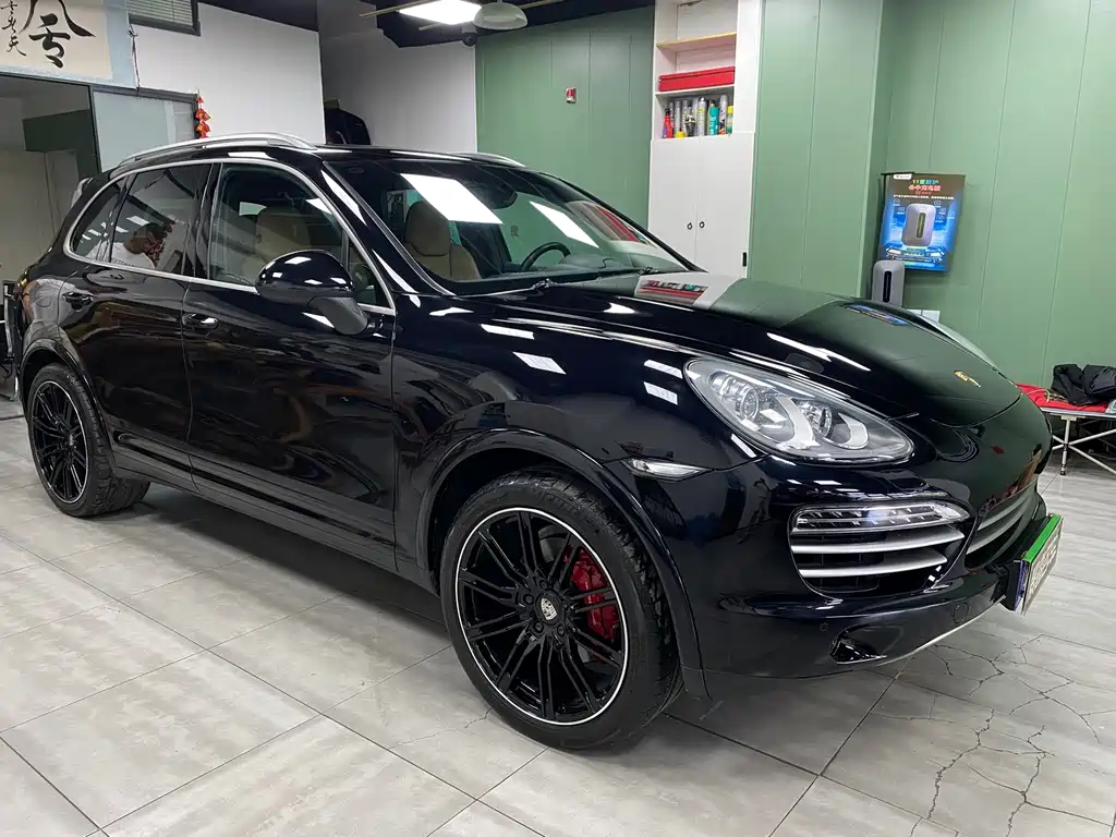Porsche Cayenne 2014 — фото 17