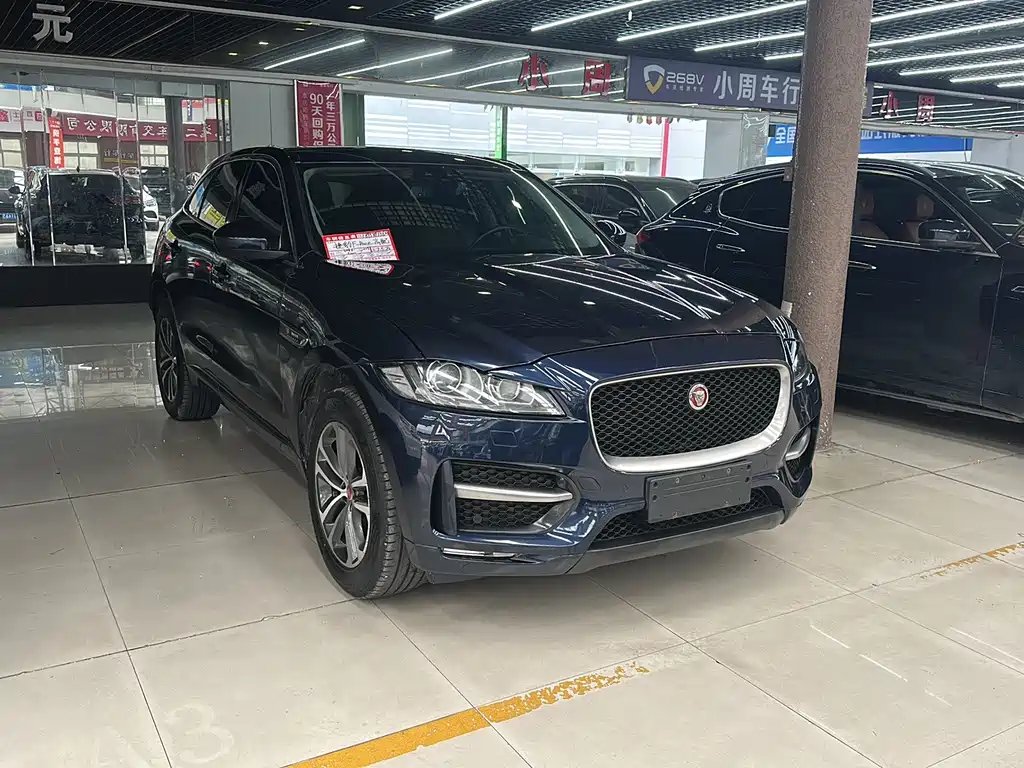Jaguar F-PACE 2016 — фото 18