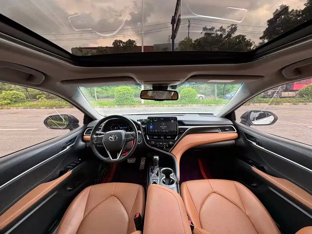 Toyota Camry 2022 — фото 10